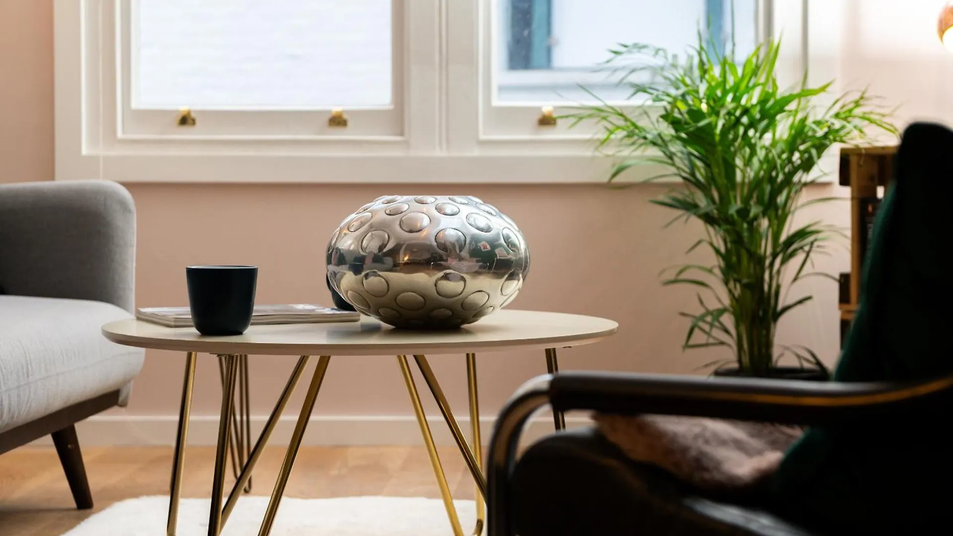 Apartment 1Br Stylish Flat By Hostarahomes, Near Liverpool Street, Prime London Location, Sleeps Up To 4 United Kingdom